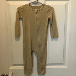 Kyte Baby 18-24 zipper romper beige